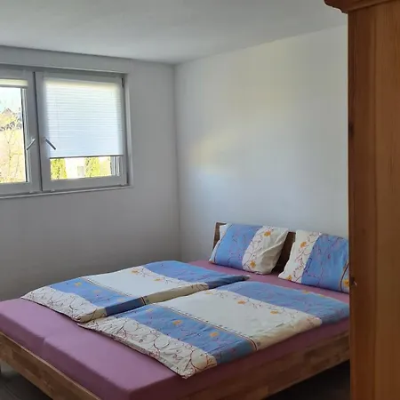 Apartament 3 *